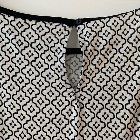 Loft white/black geometric print blouse. - Picture 6 of 7